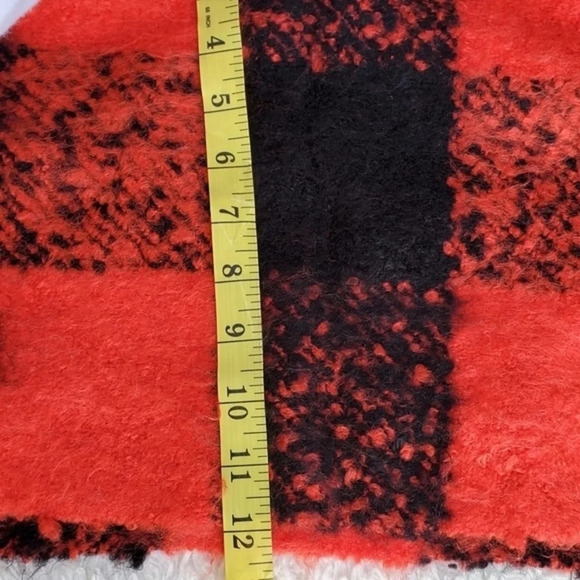 Victoria's Secret Buffalo check scarf - Picture 5 of 7